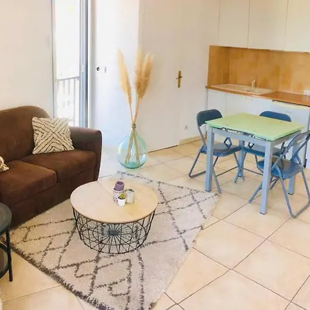 Appartement Cosy Idealement Situe A Frejus Apartmán